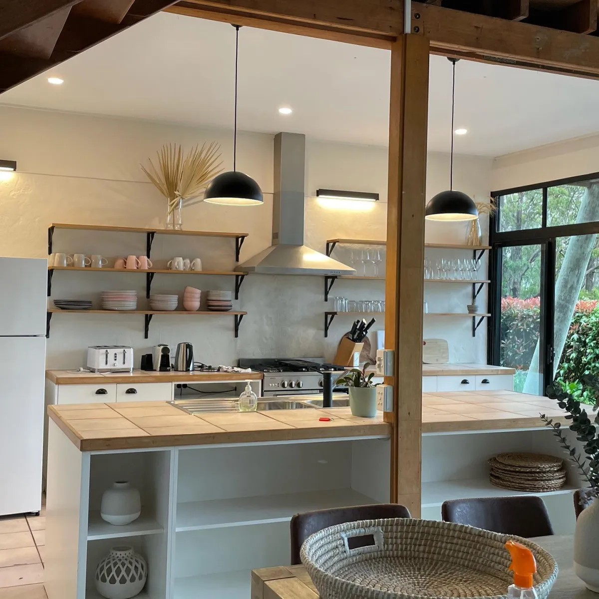 Illuminating Insights: The Role of Lighting in Room Decoration